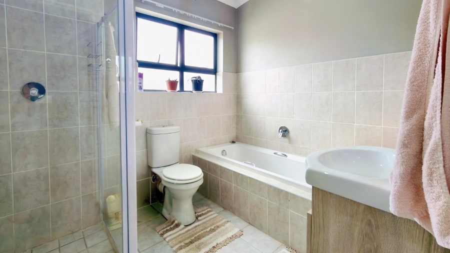 2 Bedroom Property for Sale in Vyfhoek A H North West
